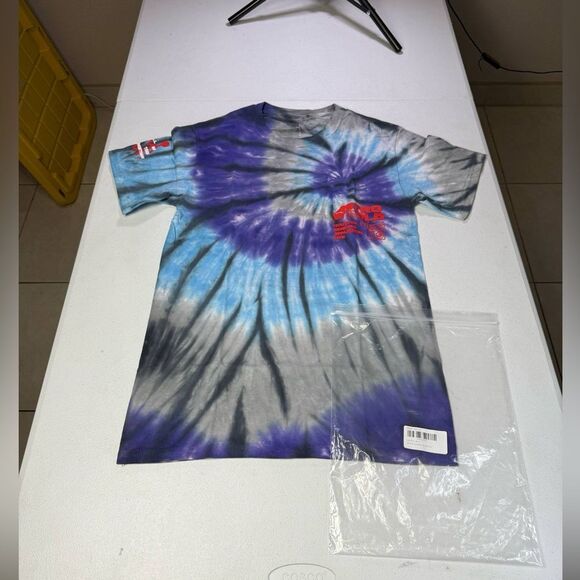 New 2019 TRAVIS SCOTT ASTROWORLD OFFICIAL SOUVENIR Tie Dye Shirt MEN sz S - Picture 1 of 10